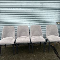 4 Dining Room Chairs