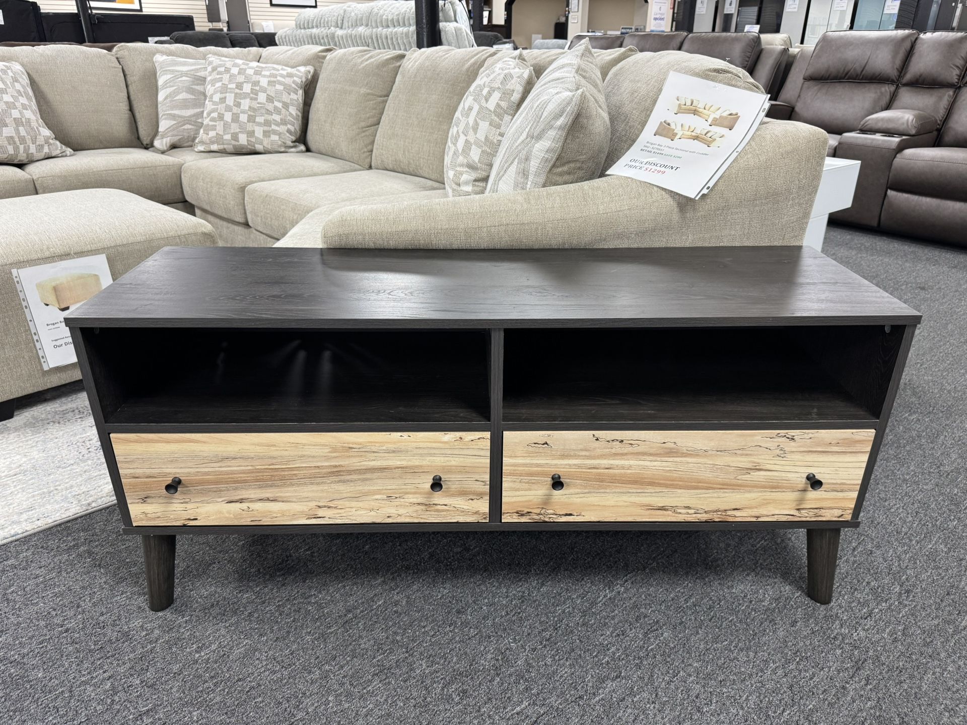 TV Stand. 🚚WE DELIVER🚚