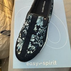 Easy Spirit Traveltime Clog