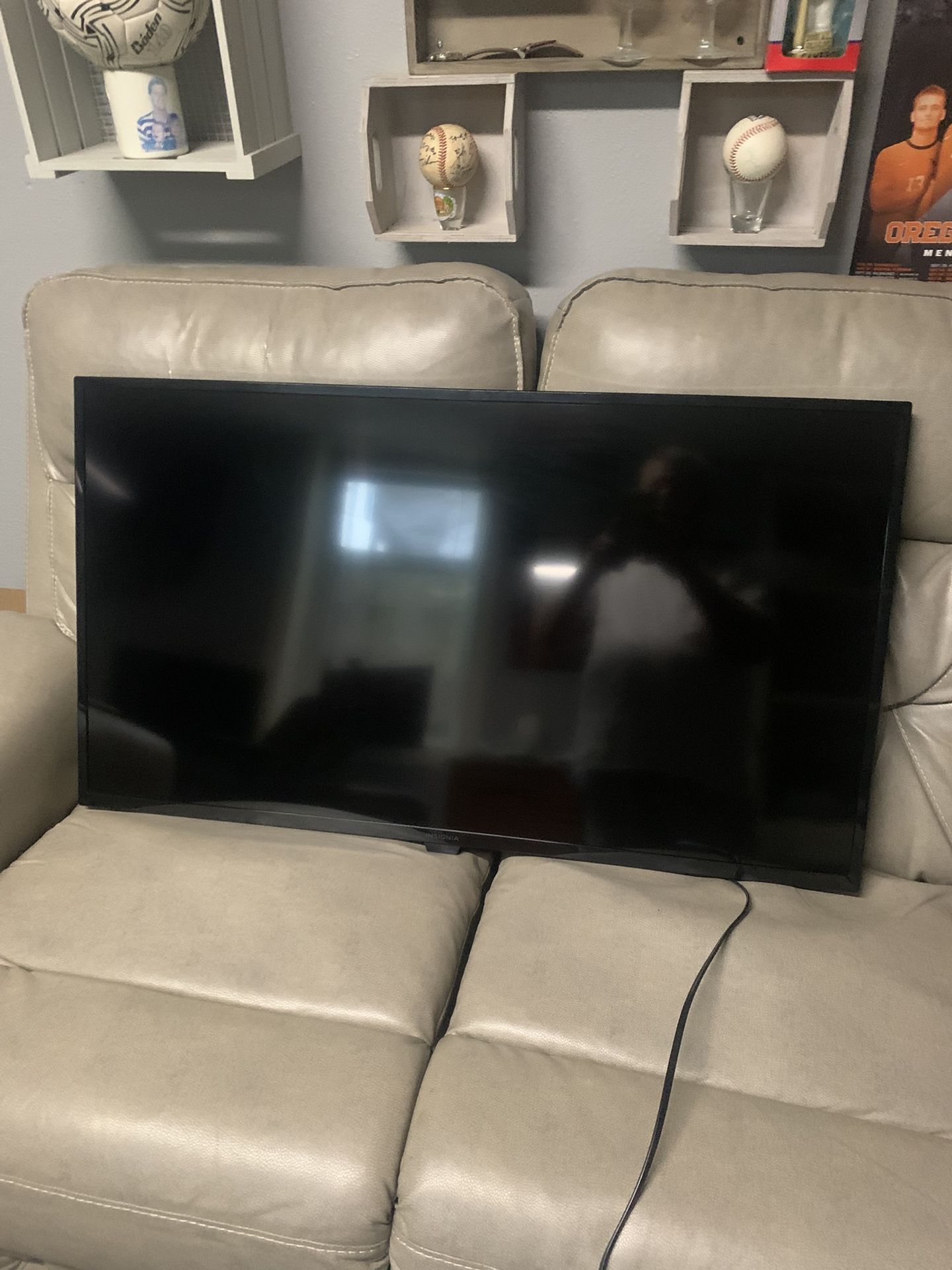 New 42 inch insignia fire TV with remote
