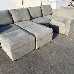 7 Piece Modular Sectional Couch With Storage!