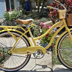 Huffy Nel Lusso Female Cruiser Bike