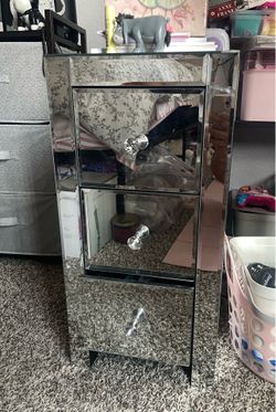 Mirrored cabinet Drawers
