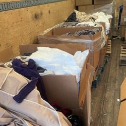 5 Cajas En Palet De Ropa Para Cama  