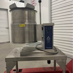 Cleveland KET6T Table Top Tilting Electric Steam Kettle  Restaurant Equipment 