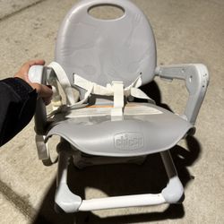 Chicco Pocket Snack Booster