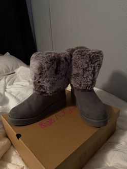 Fur boots