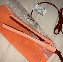 Amika hair straightener
