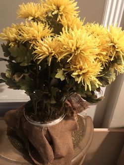 Artificial flower pot