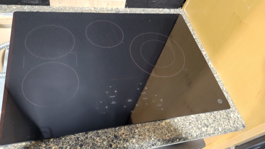 New - GE 30" TouchPad Cooktop In BLACK