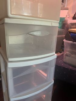 $5 for all - 5 Total plastic pull out drawers