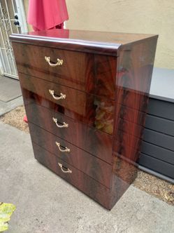 Dresser 5 drawer