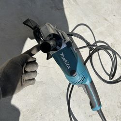 Makita Grinder 