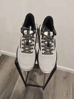 Brooks Adrenaline GTS 22 Men's Size 8.5 - Excellent Condition - White/Black