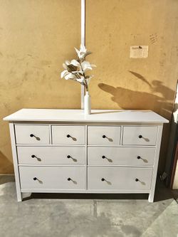 White IKEA Hemnes 8 Drawer Dresser 