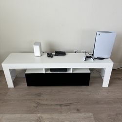 TV Stand / Entertainment Center