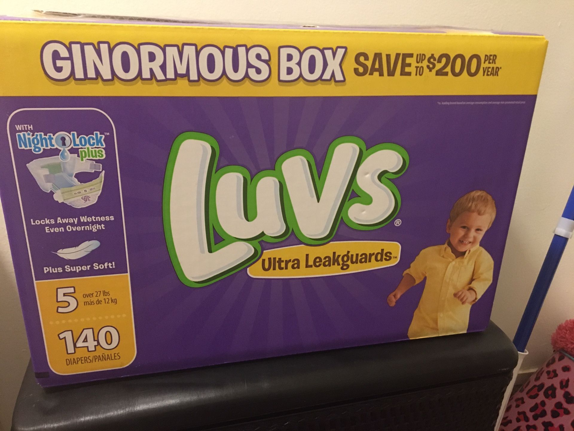 LUVS GINORMOUS DIAPERS QTY #140 SIZE #5