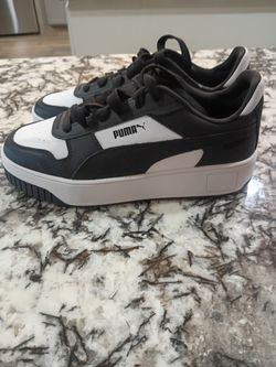 New Girls Pumas Size 8.5 and  6, Nuevos Tennis Puma Para Mujer Tamaño 8.5 Y 6
