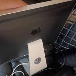 Apple Computer Comes With Wireless Mouse Keyboard Negotiable 