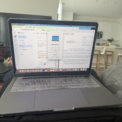 MacBook Pro 2020 13” 16GB RAM Space Gray