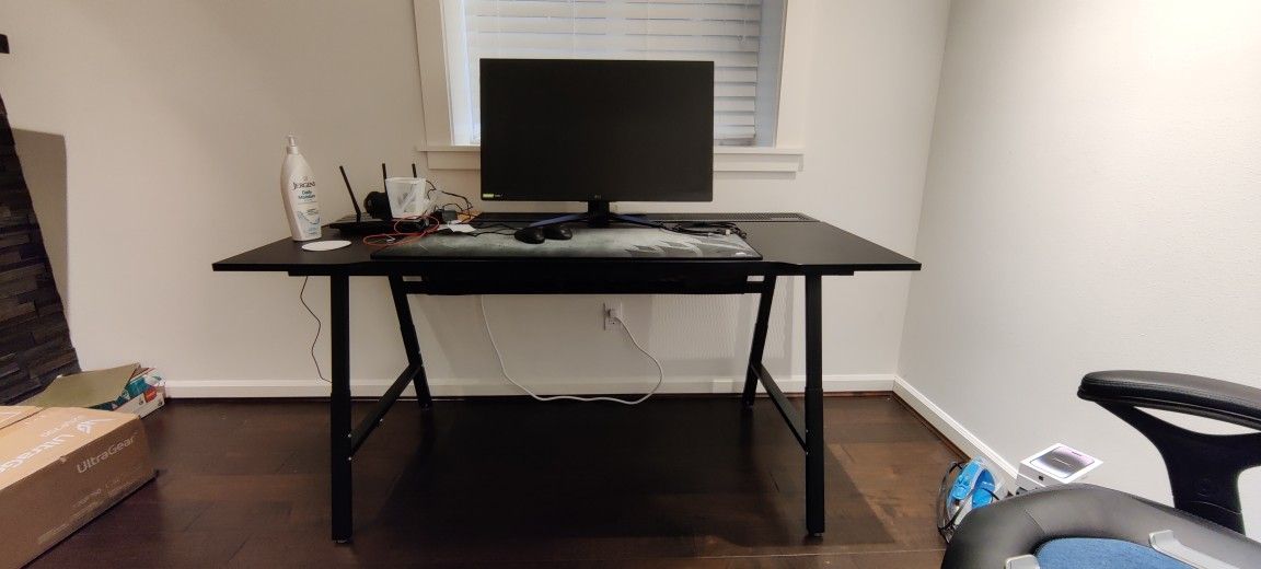 Ikea Utespelare Gaming Desk -