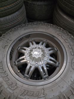 20" Tuscany rims w/ 37" Nitto Trail Grappler tires