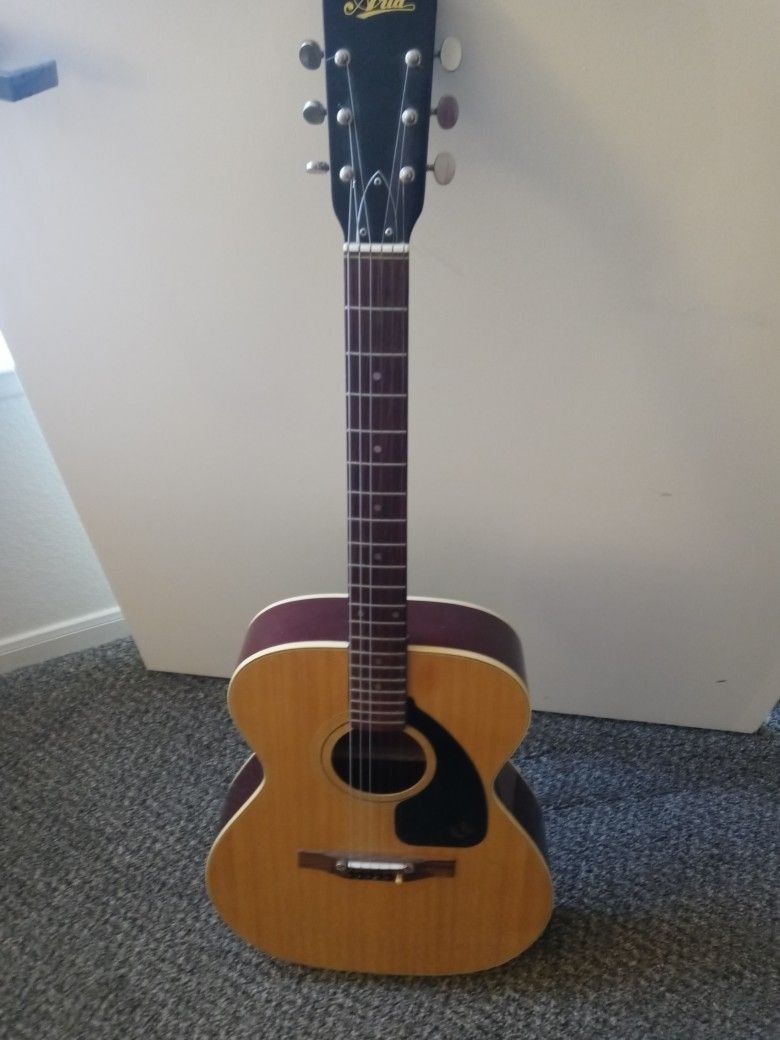 Aria 6 String  Guitar 70"s