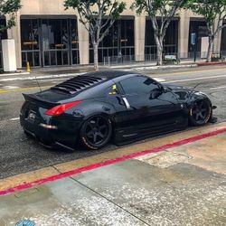 Looking for a 350z or 370z
