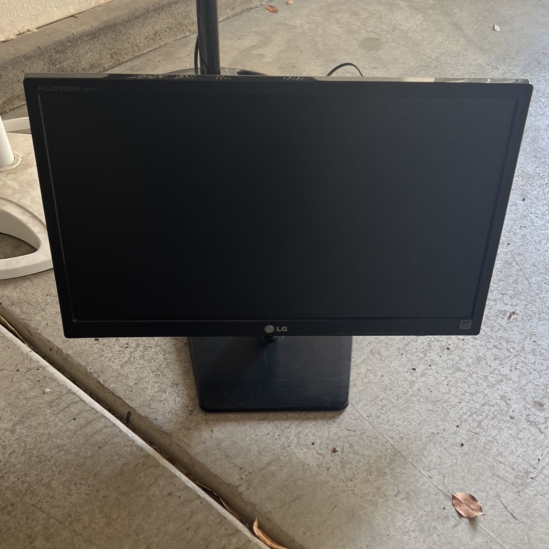 LG Flatron E2242 Computer Monitor