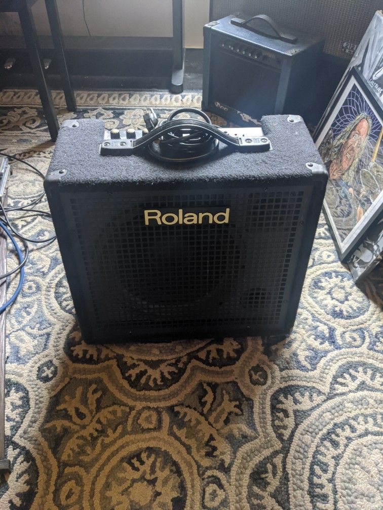 Roland KC 100