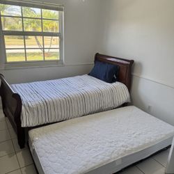 Twin Wood Platform Bed with Curved Headboard/Footboard & Twin Pop-Up Trundle