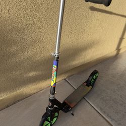 Light Up Razor Scooter - Green