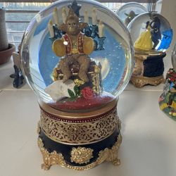 Phantom of the opera snow globe