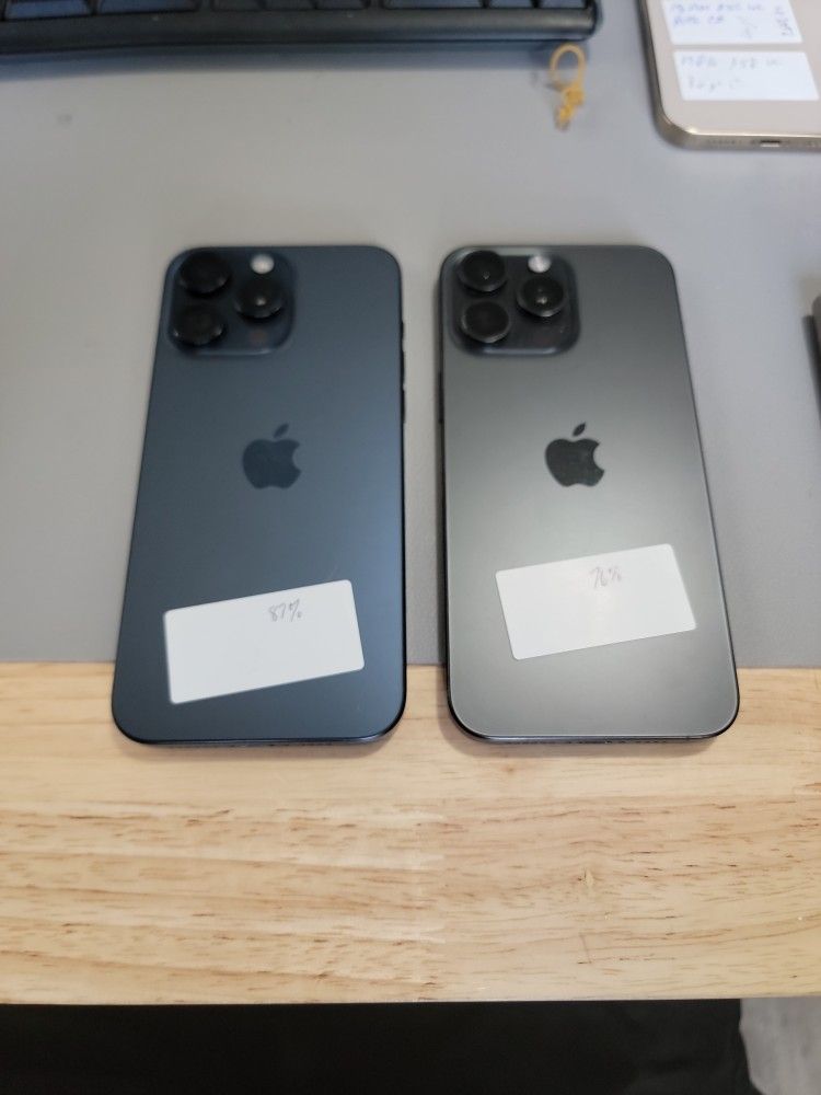 iPhone 15 Pro Max 256gb Black amd Blue Bot for Att or Cricket