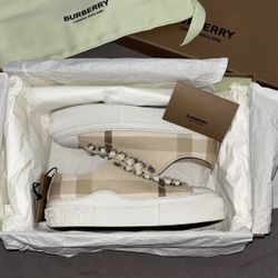 Burberry Shoes 