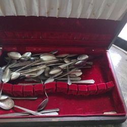 Assortment of Silver Cutlery & Box - Pre-owned 