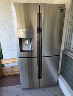 SAMSUNG FRENCH DOOR WORKING PERFECTLY.  DELIVERY INCLUDE JUST : 500