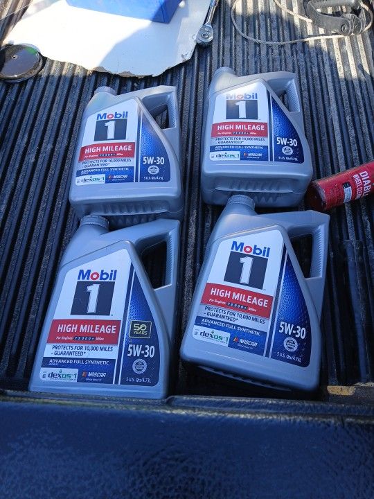 5W-30 Full Synthetic Mobil Motor Oil