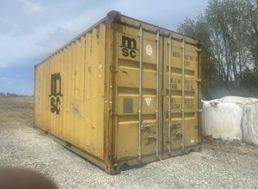 SHIPPING / STORAGE CONTAINERS W/ DELIVERY 20,40,40 HC .BUY/SELL. Financing & Lease Available!