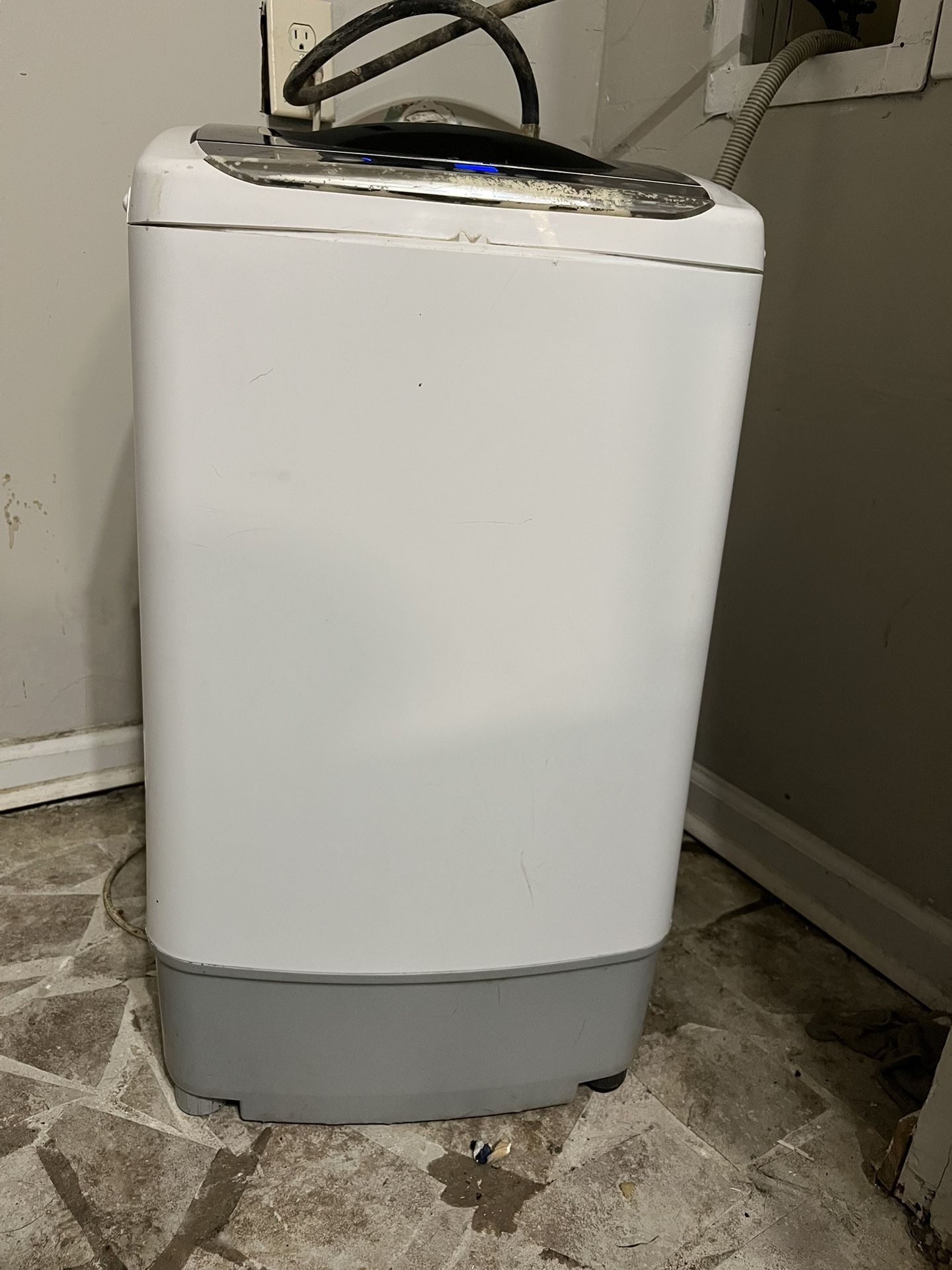BLACK+DECKER Small Portable Washer