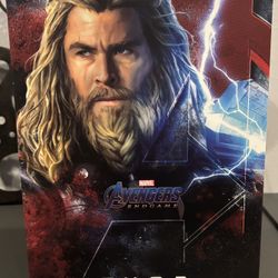 Hot Toys Marvel Avengers Endgame Thor 1/6 Scale Collectible Figure