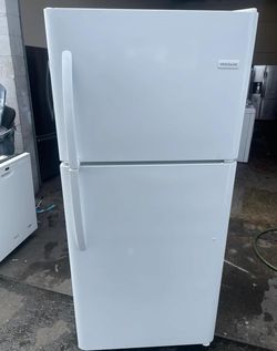 Frigidaire Top Mount White Fridge
