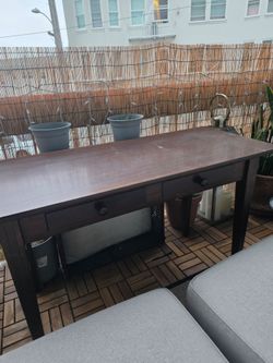 Desk/table