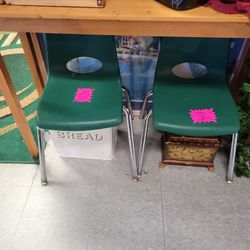 2 Kids Chairs 