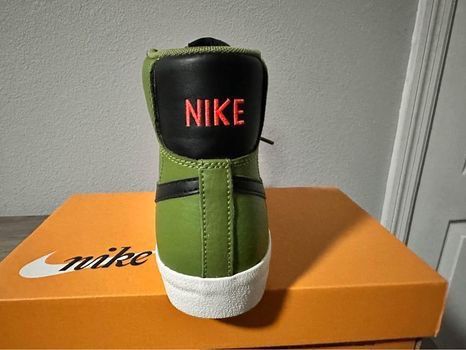 Nike Blazer MID 77