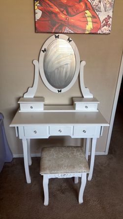 Vanity for girl