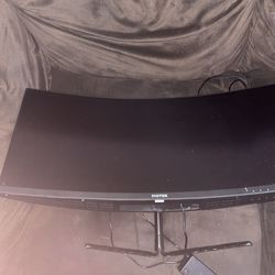 Curved Gaming Monitor