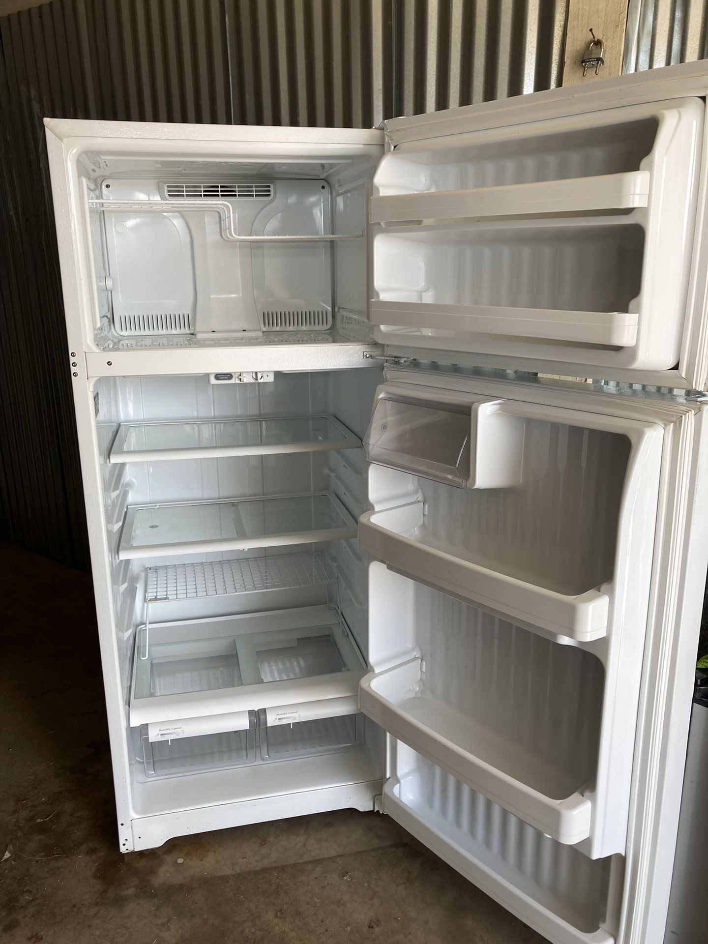Refrigerator