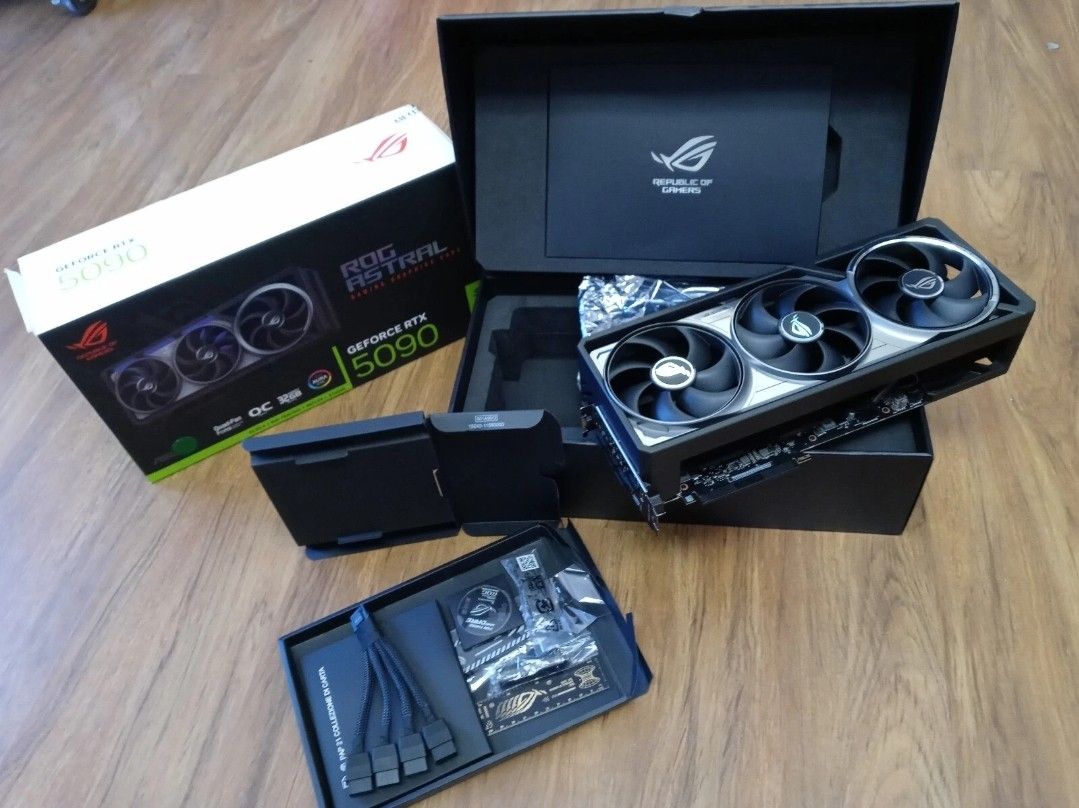 ASUS ROG Astral NVIDIA GeForce
RTX 5090 32GB GDDR7 Gaming
Graphics Card