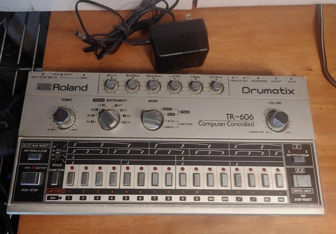 Roland TR - 606